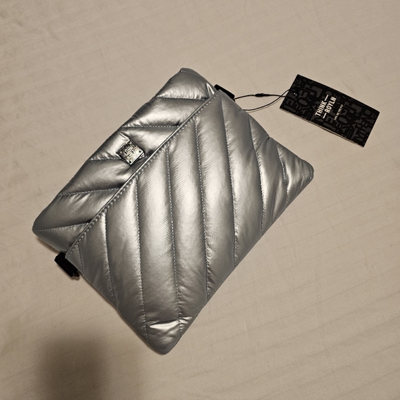 Think Royln Quilted Crossbody Bag – Pearl Ice Blue – NWT - Picture 10 of 16